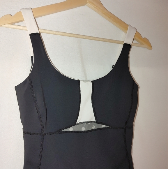 Lululemon Built‎ in Bra Tank Black White Sheer Panel Logo Detail Size 4 - Picture 4 of 7